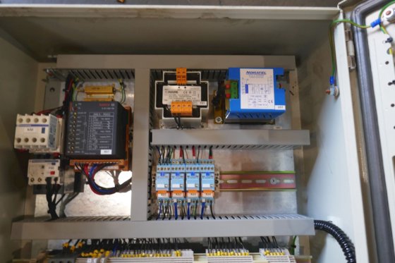 1999 年 Brunvoll 紧凑型液压动力装置 +