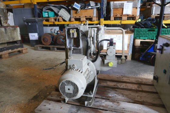 1999 年 Brunvoll 紧凑型液压动力装置 +