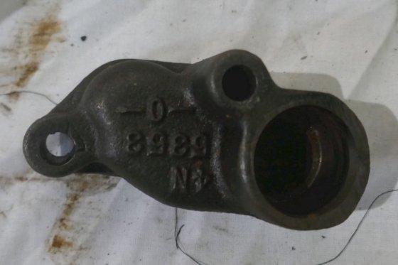 卡特彼勒机油泵法兰弯头 4N5353