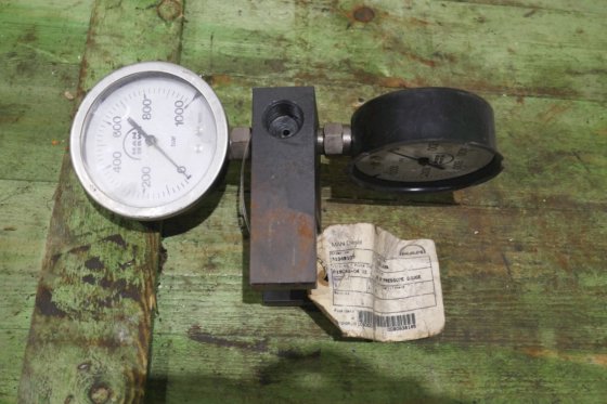 B&W Alpha Arr. do manômetro