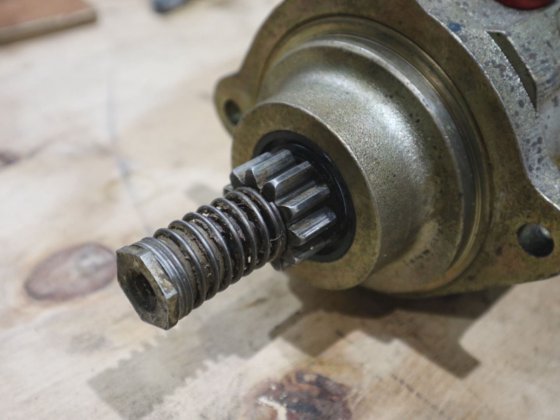 カミンズ12Vスターター