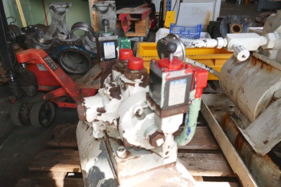 ベルトドライブ付きフライデンボーステアリングマシンポンプ