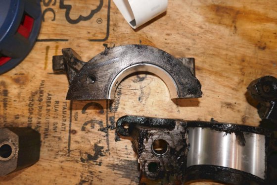 デトロイトディーゼルカムシャフトキャップ 8929870