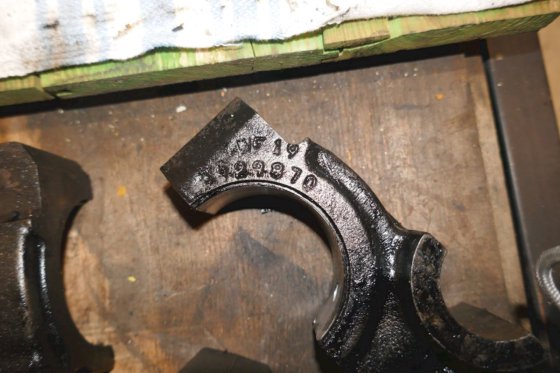 デトロイトディーゼルカムシャフトキャップ 8929870