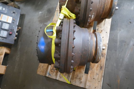 ブラック・ブルーイン BB7 6300 ccm