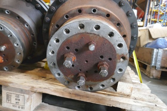 ブラック・ブルーイン BB7 6300 ccm