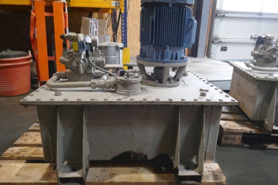 1999 乌尔斯坦 PU45 010 油箱装置