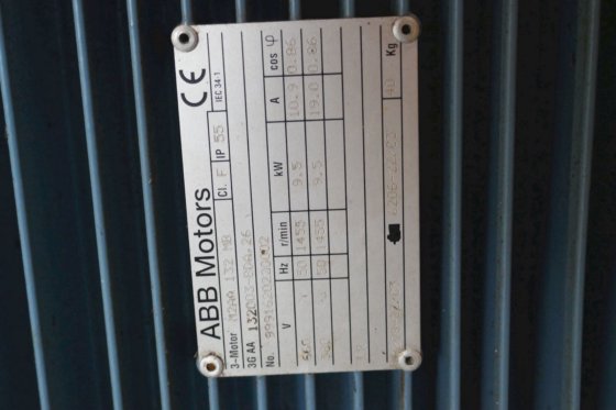 1999 乌尔斯坦 PU45 010 油箱装置