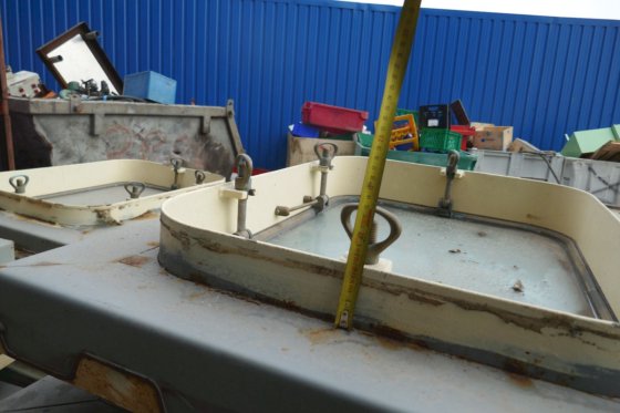 打开窗户进行焊接