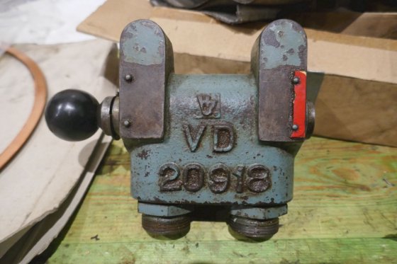 十字单向选择线性阀 VD20918