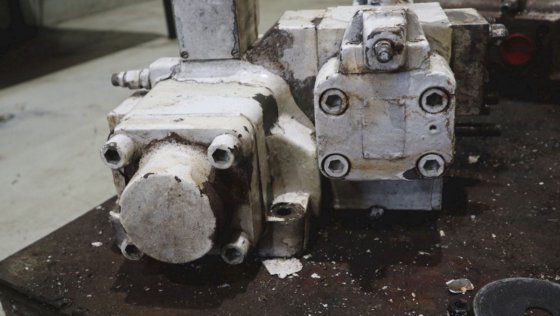 用于控制推力的 Vickers 液压阀