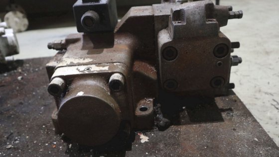 用于控制推力的 Vickers 液压阀