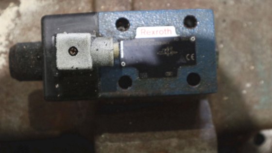 用于控制推力的 Vickers 液压阀