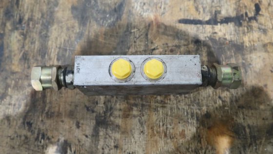 摩德纳平衡阀机油控制装置