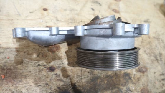 斯堪尼亚水泵滑轮 1549482