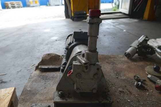 Sperry Vickers Vane Pump 235E