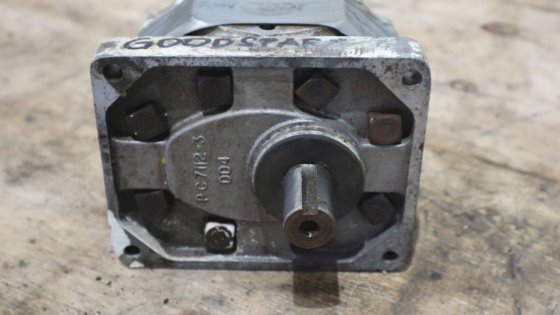 ダウティーPC 7112-3 油圧ポンプ