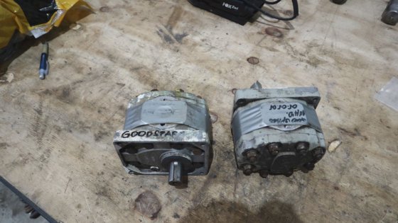 ダウティーPC 7112-3 油圧ポンプ