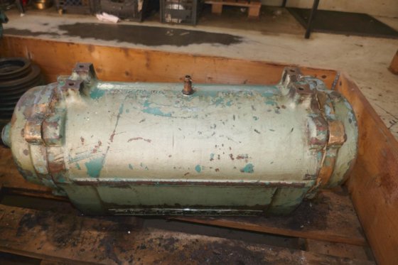 ボルボ・ペンタ オイルクーラー TD 120A