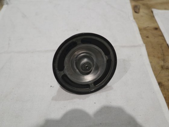 沃尔沃遍达冷却水泵节温器