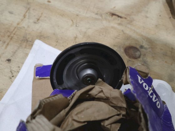 沃尔沃遍达冷却水泵节温器