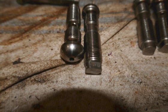 卑尔根-乌尔斯坦劳斯莱斯摇臂调节螺钉 092031