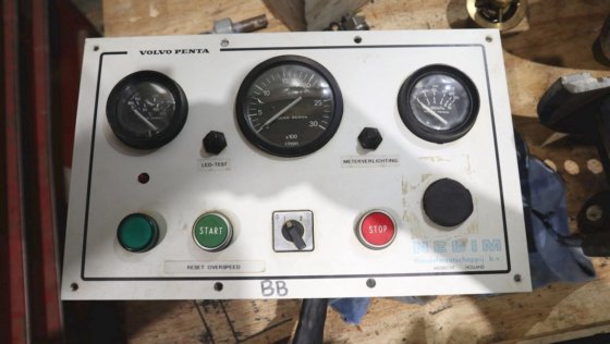 沃尔沃遍达 D100B