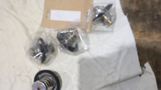 沃尔沃遍达节温器 875788-2 70¨C