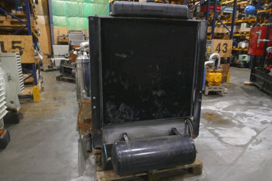 1998年斯堪尼亚DSI 11 71型高压水力喷砂站，配备卡玛特柱塞泵