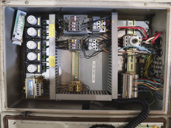 2002 アルファ・ラバル JWP-26-C100用コントロールキャビネット