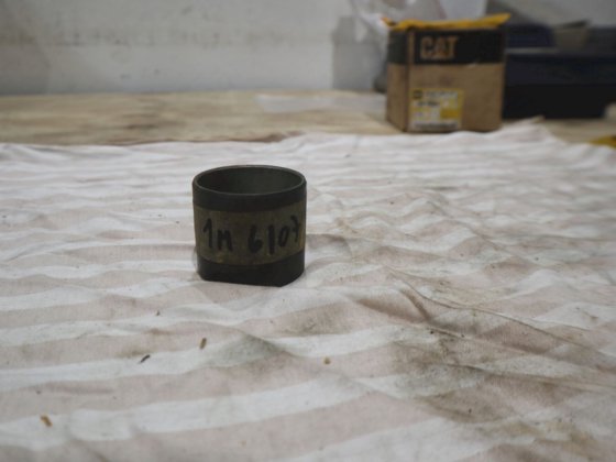 キャタピラーベアリング