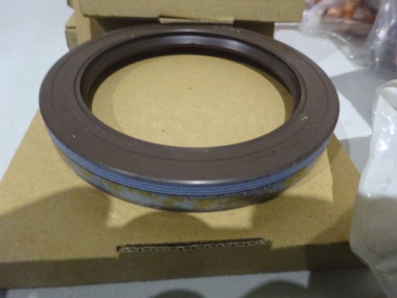 ボルボ・ペンタ用スペアパーツ 121CHC