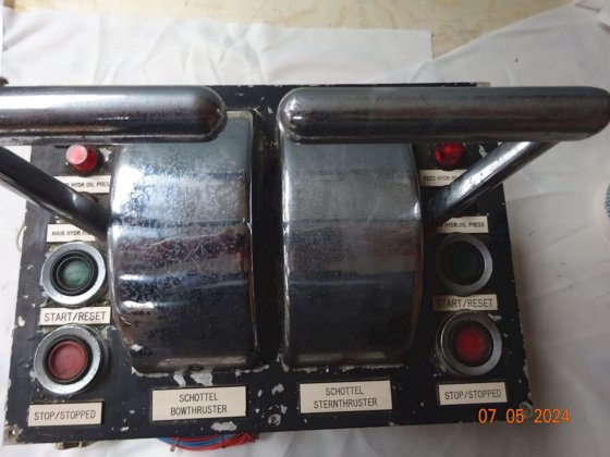 2スラスター用コベルト・スラスター・コントロールパネル