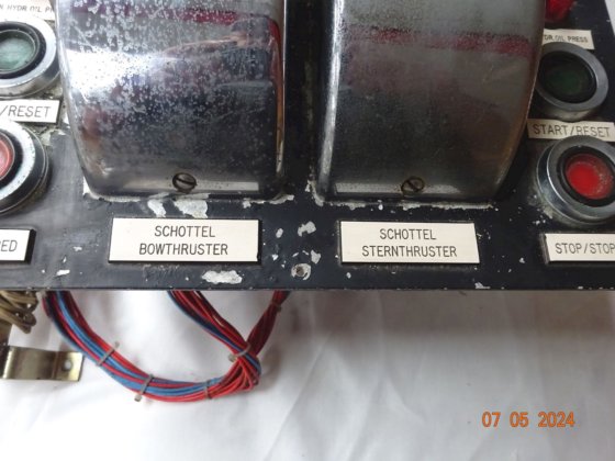 用于 2 个推进器的 Kobelt 推进器控制面板