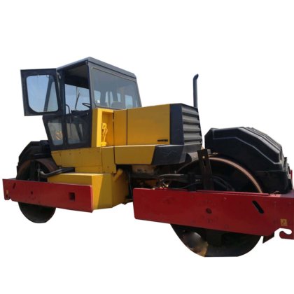 Cat Road Roller Cat CS-683e
