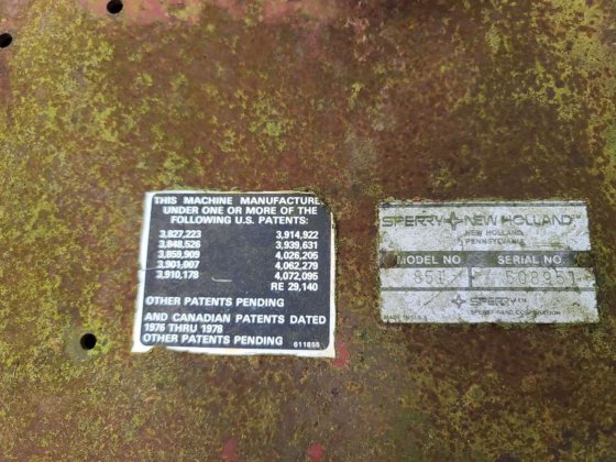 Sperry New Holland 851 Baler,