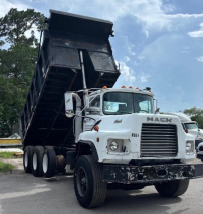 1990 MACK RD DUMP TRUCK TRI-AXLE A/U TRANSMISSION in West Palm Beach ...