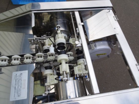 割蔵（自動割卵機）