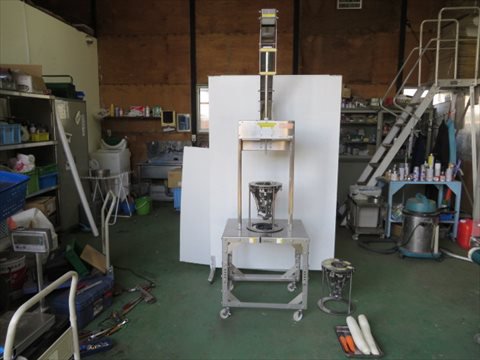 HPTL-R12K 手動式大根・人参皮剥き機