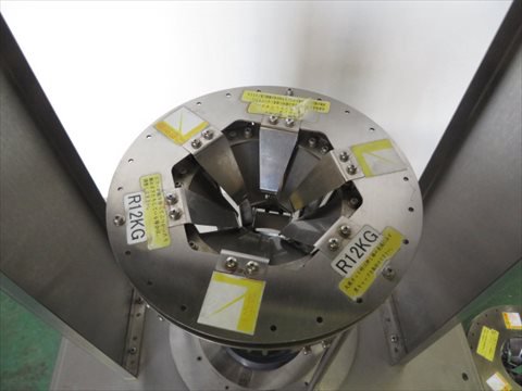 HPTL-R12K 手動式大根・人参皮剥き機