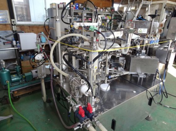 2013 クリップ結束機付自動袋詰めシール機