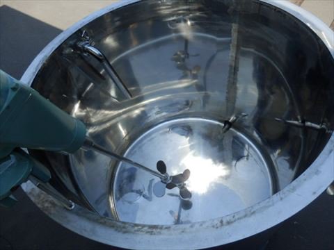 700L 撹拌機付タンク②