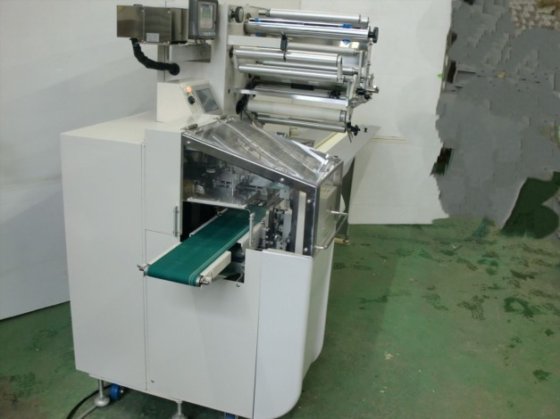 2013 小型横ピロー包装機