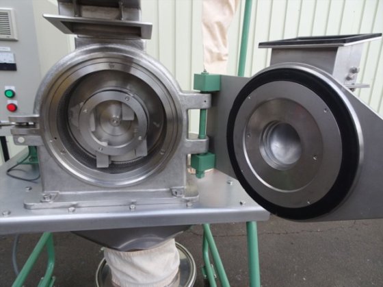 2017 マキノ式粉砕機