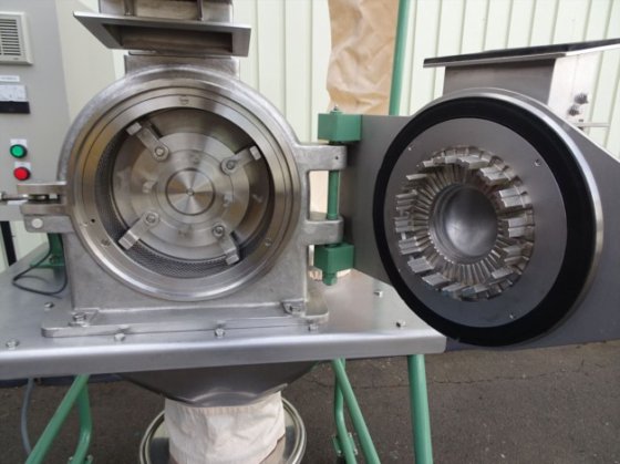 2017 マキノ式粉砕機