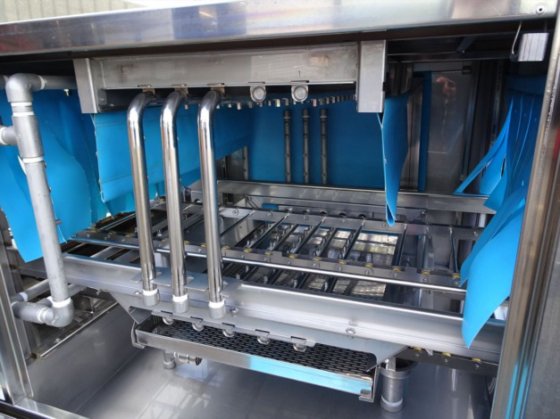 コンテナ自動洗浄機