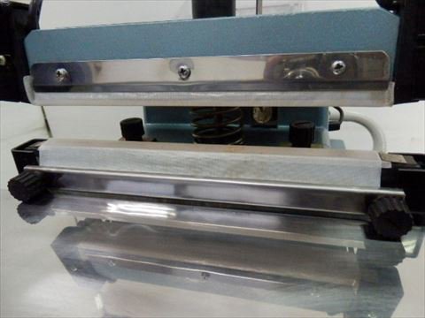 FI-200-10W 足踏みシーラー