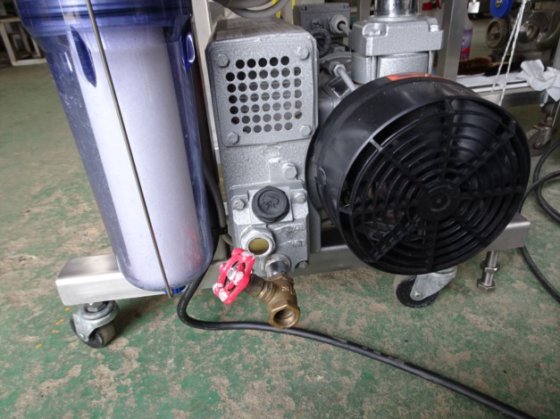 2012 小型真空包装機