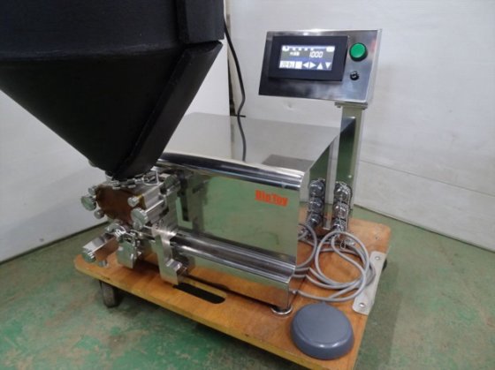 2019 ロータリー式卓上充填機