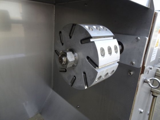 2013 カツオ・マグロ整形機②